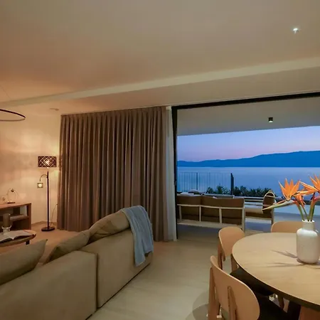 Beautiful Home In Duba With Private Swimming Pool, Can Be Inside Or Outside Holiday home