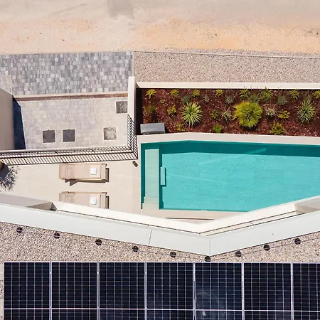 Beautiful Home In Duba With Private Swimming Pool, Can Be Inside Or Outside * Duba